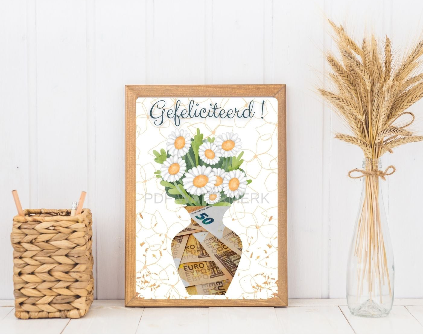 Geld geven dat leuk verpakt is verjaardag