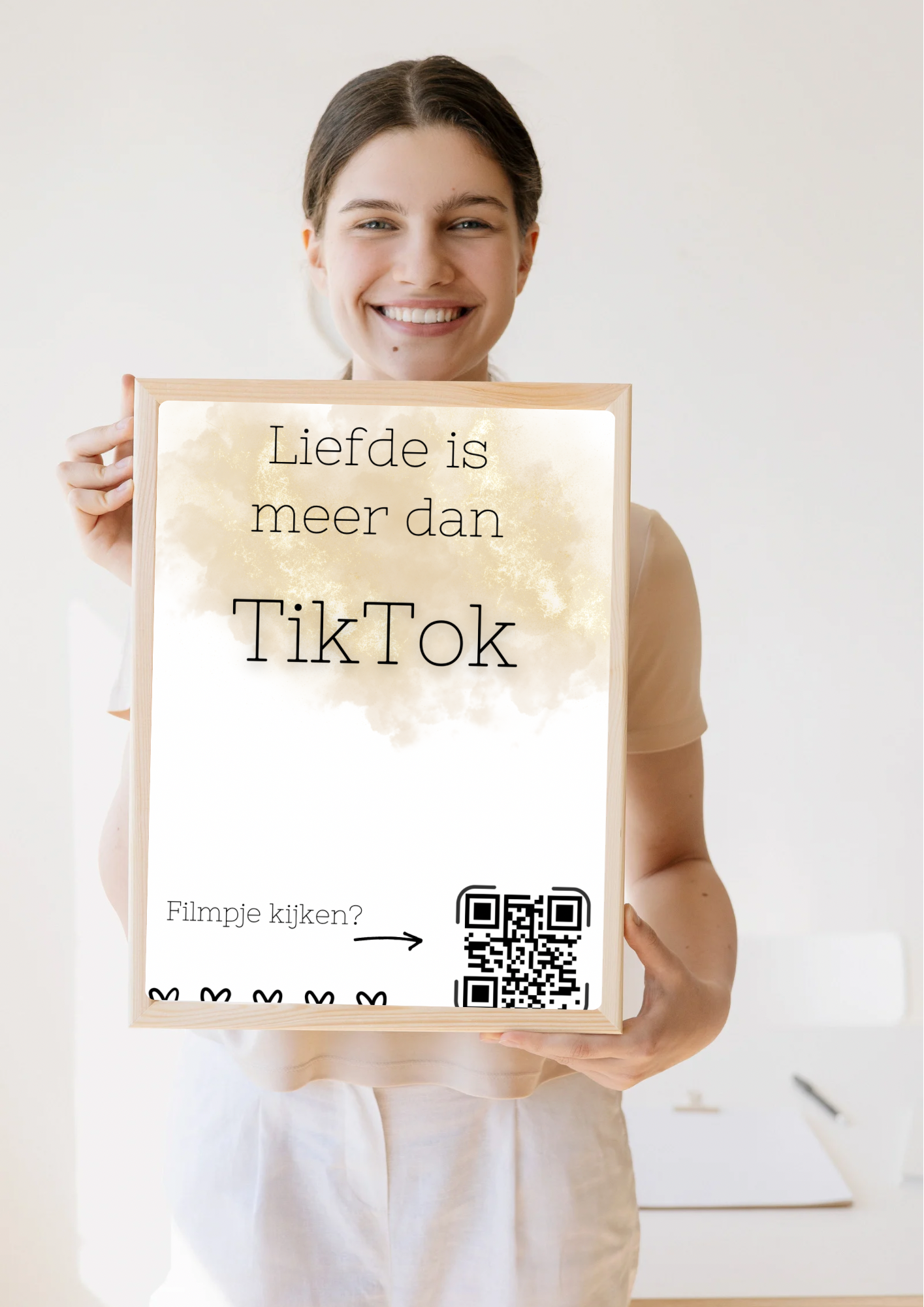 Minimalistische wanddecoratie met TikTok thema